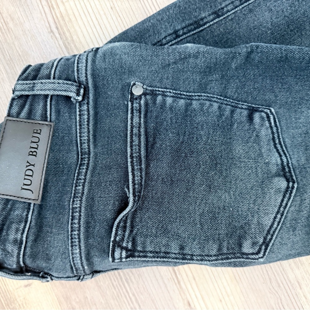 Judy Blue high waisted flared jeans 7/28 - Picture 6 of 8
